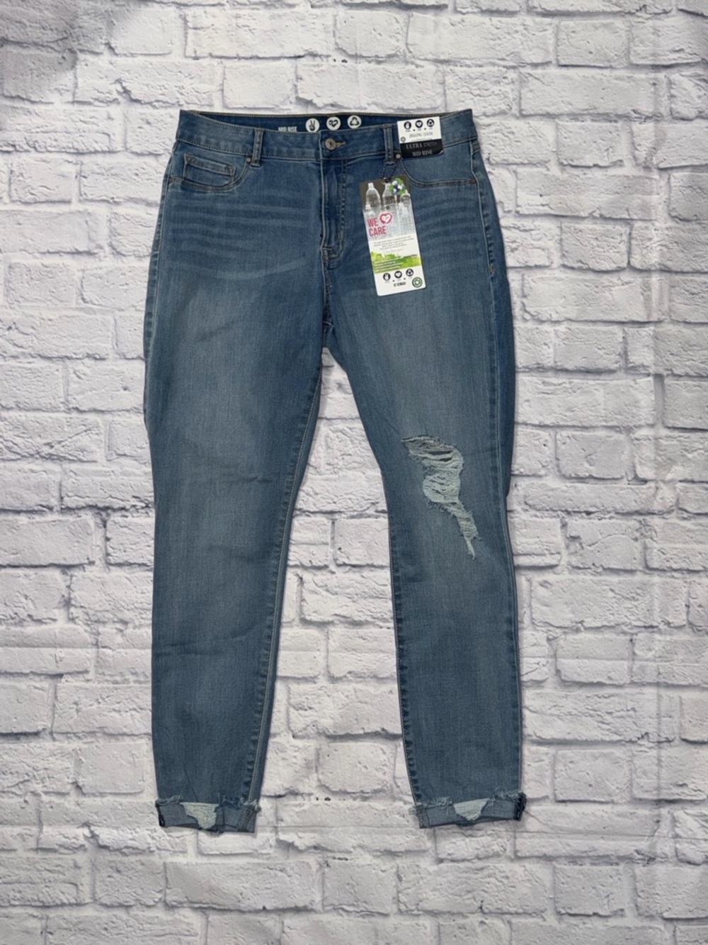 Rewash Boyfriend Jeans in Mid Blue with Distressed Knee